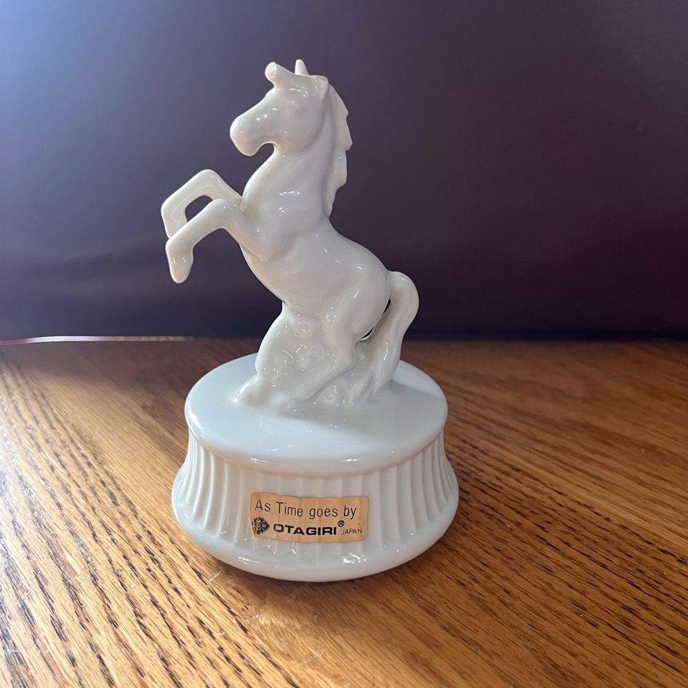 Otagiri porcelain White Horse music box